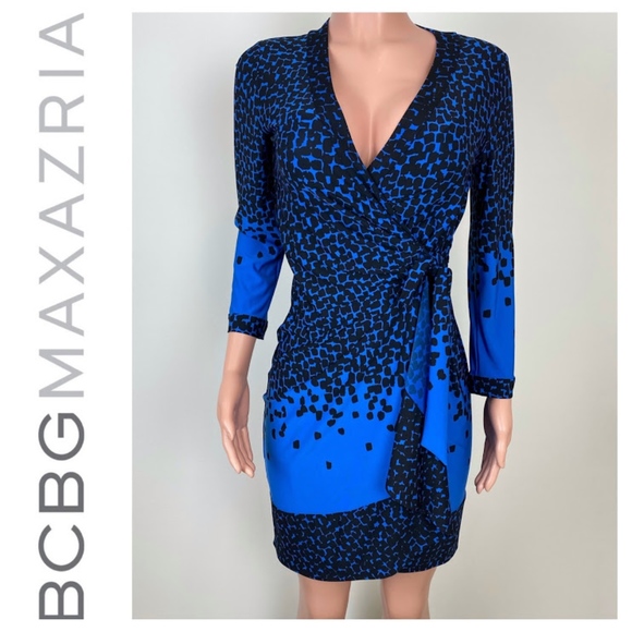 BCBGMaxAzria Dresses & Skirts - BCBGmaxazria Blue Print Long Sleeve Wrap Dress